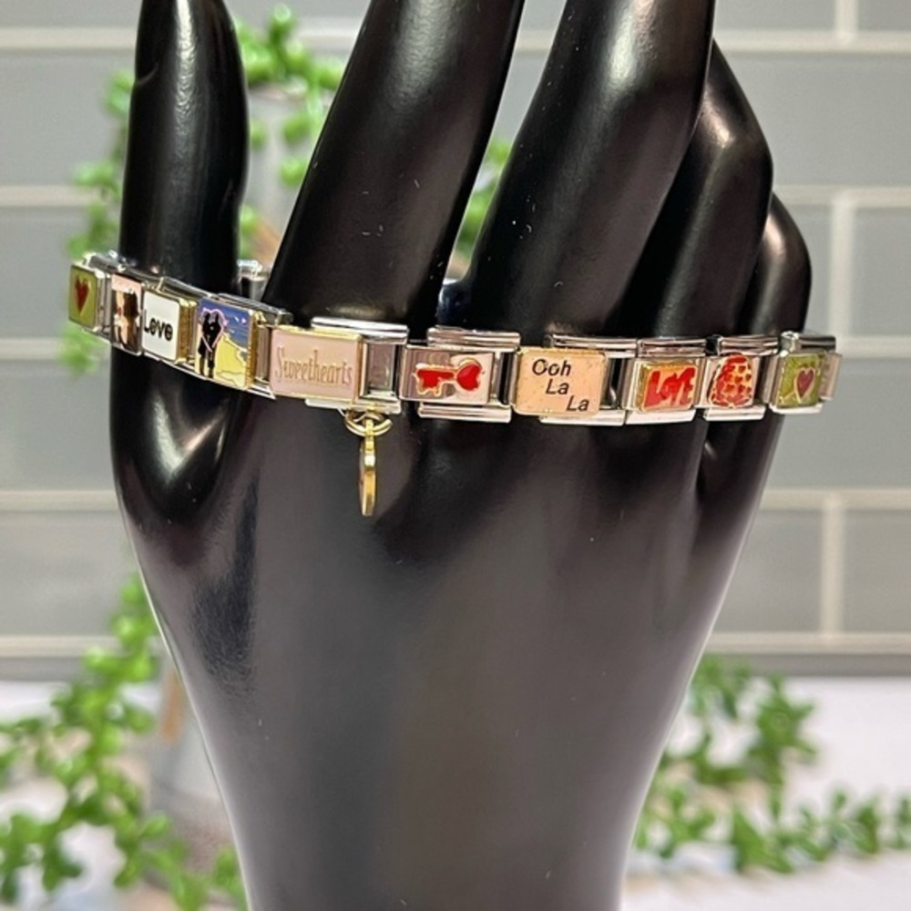 NWOT Bello Oro Limited Edition Valentines Day Charm Bracelet Made in Italy